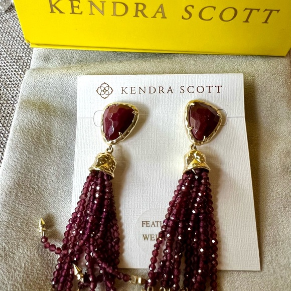 Kendra Scott Blossom Gold Tassel Earrings in Burgundy. NWOT. - Picture 2 of 5